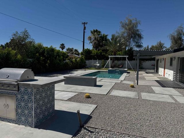 2175 N Sandra Road, Palm Springs, CA 92262