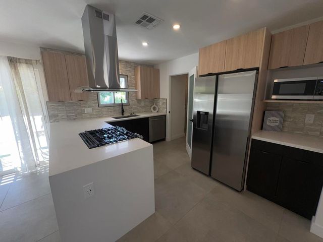 2175 N Sandra Road, Palm Springs, CA 92262
