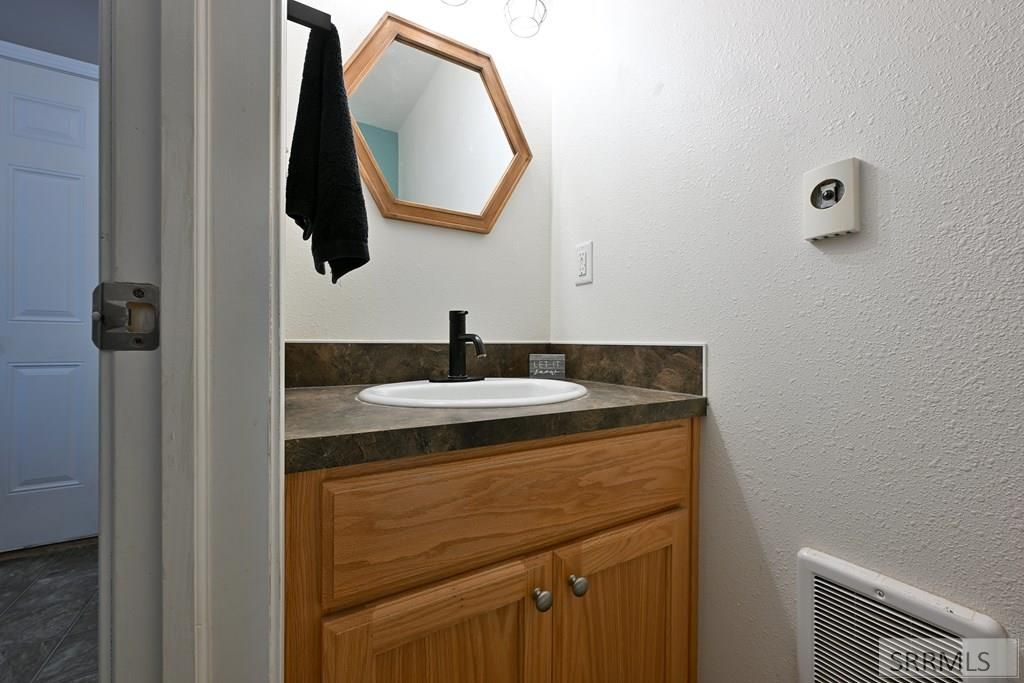 Image 7 of property listing at 2054 Meppen Drive, Idaho Falls, ID 83401