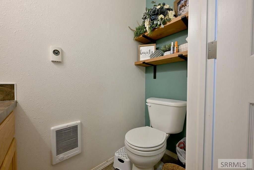 Image 8 of property listing at 2054 Meppen Drive, Idaho Falls, ID 83401