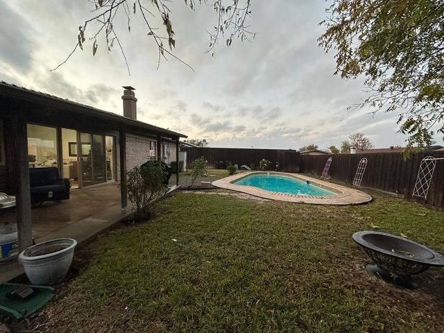 1803 Redbud Circle, Carrollton, TX 75006