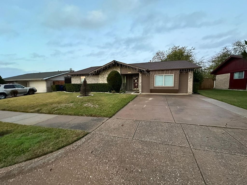 1803 Redbud Circle, Carrollton, TX 75006