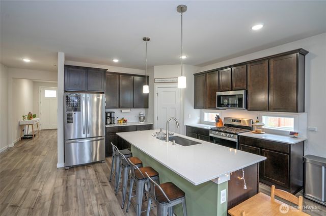 3843 SW Sylvia Court, Port Orchard, WA 98367