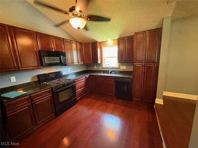 1285 Hadcock Road, Brunswick, OH 44212