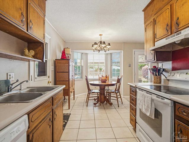 8375 Strasburg Rd, Pensacola, FL 32514