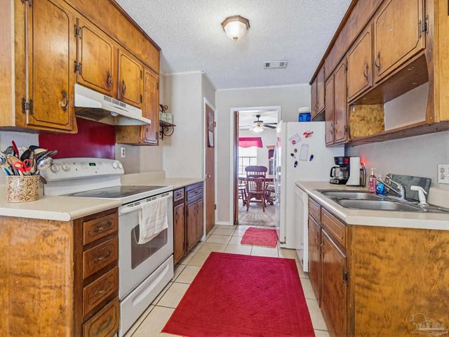 8375 Strasburg Rd, Pensacola, FL 32514