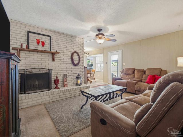8375 Strasburg Rd, Pensacola, FL 32514