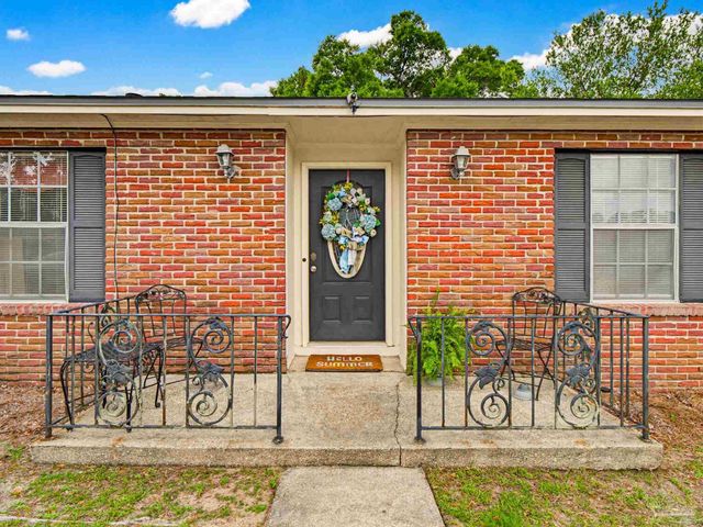 8375 Strasburg Rd, Pensacola, FL 32514