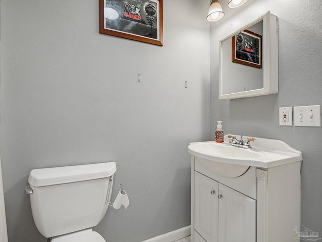 8375 Strasburg Rd, Pensacola, FL 32514
