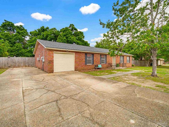 8375 Strasburg Rd, Pensacola, FL 32514
