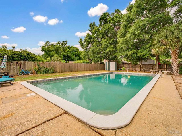 8375 Strasburg Rd, Pensacola, FL 32514