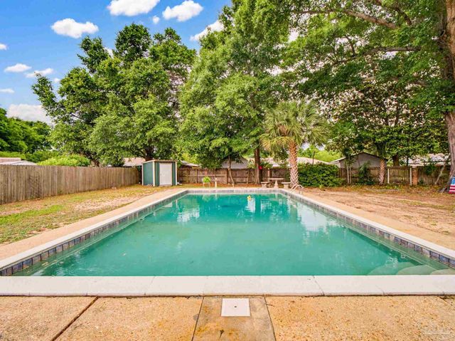 8375 Strasburg Rd, Pensacola, FL 32514