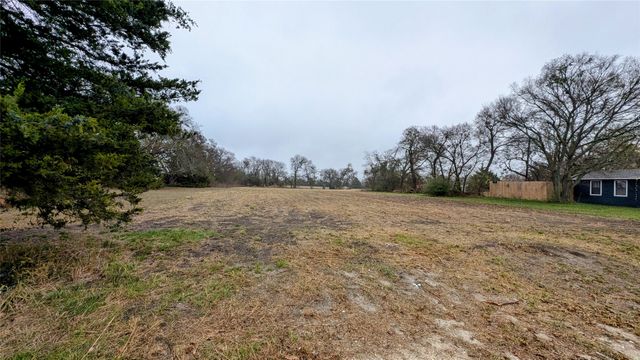 402 E Elm Street, Whitewright, TX 75491