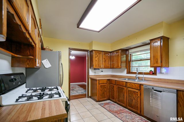 1316 E BEACH Street, Peoria, IL 61615