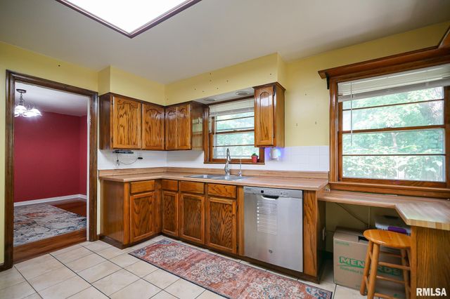 1316 E BEACH Street, Peoria, IL 61615