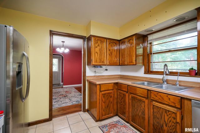 1316 E BEACH Street, Peoria, IL 61615