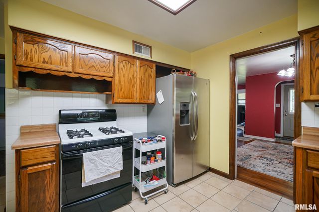 1316 E BEACH Street, Peoria, IL 61615