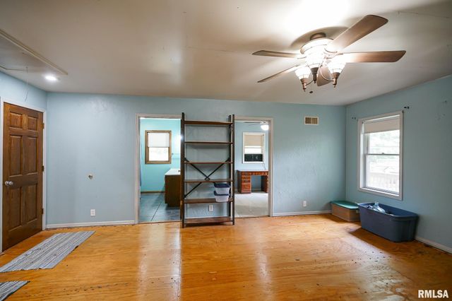 1316 E BEACH Street, Peoria, IL 61615