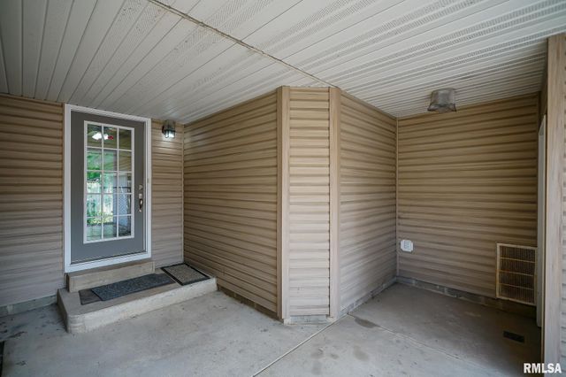 1316 E BEACH Street, Peoria, IL 61615