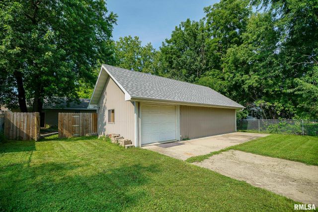 1316 E BEACH Street, Peoria, IL 61615