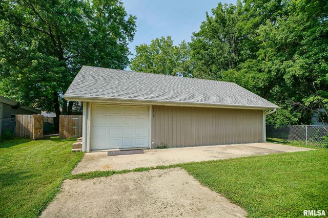 1316 E BEACH Street, Peoria, IL 61615