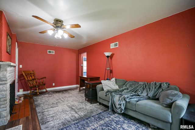1316 E BEACH Street, Peoria, IL 61615