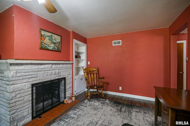 1316 E BEACH Street, Peoria, IL 61615