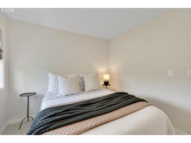2206 N THORNE St, Newberg, OR 97132