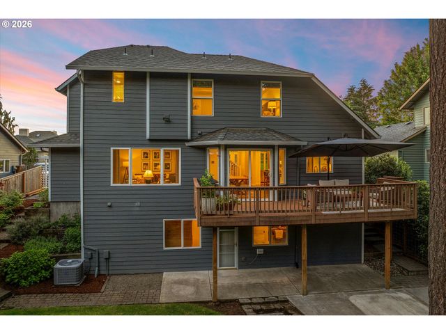 2206 N THORNE St, Newberg, OR 97132