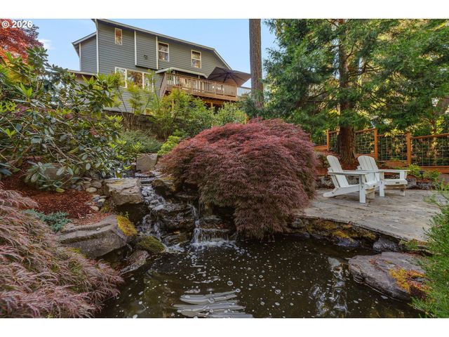 2206 N THORNE St, Newberg, OR 97132