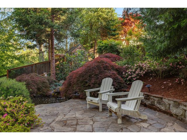 2206 N THORNE St, Newberg, OR 97132