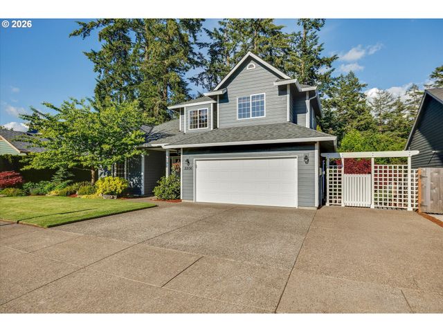 2206 N THORNE St, Newberg, OR 97132