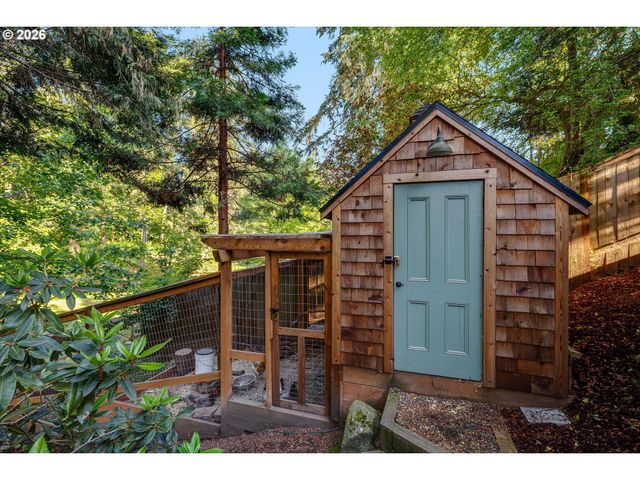 2206 N THORNE St, Newberg, OR 97132