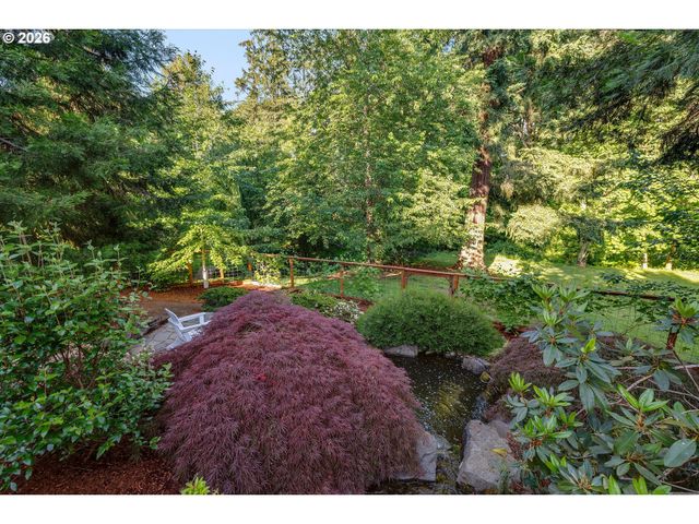 2206 N THORNE St, Newberg, OR 97132