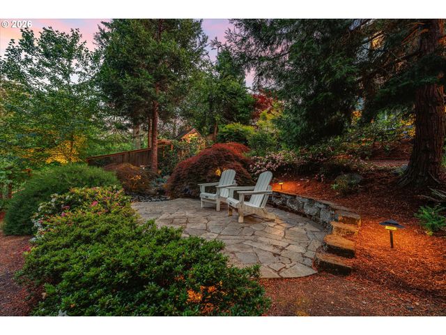 2206 N THORNE St, Newberg, OR 97132