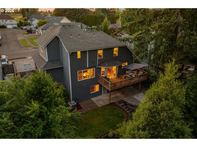 2206 N THORNE St, Newberg, OR 97132