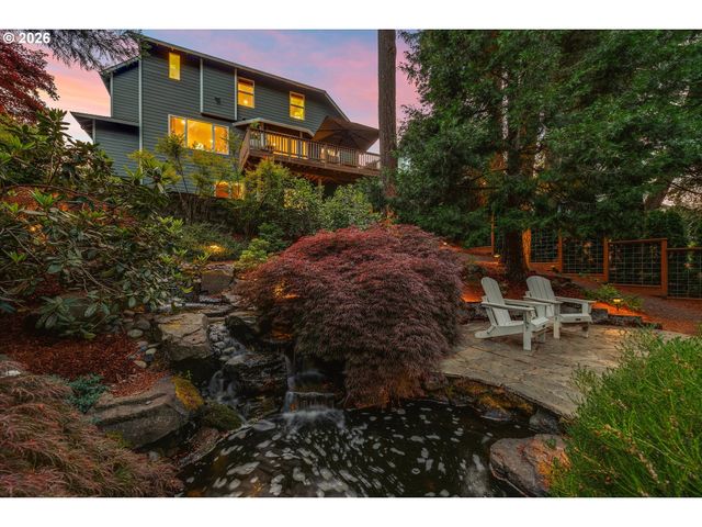 2206 N THORNE St, Newberg, OR 97132