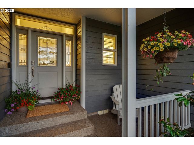 2206 N THORNE St, Newberg, OR 97132