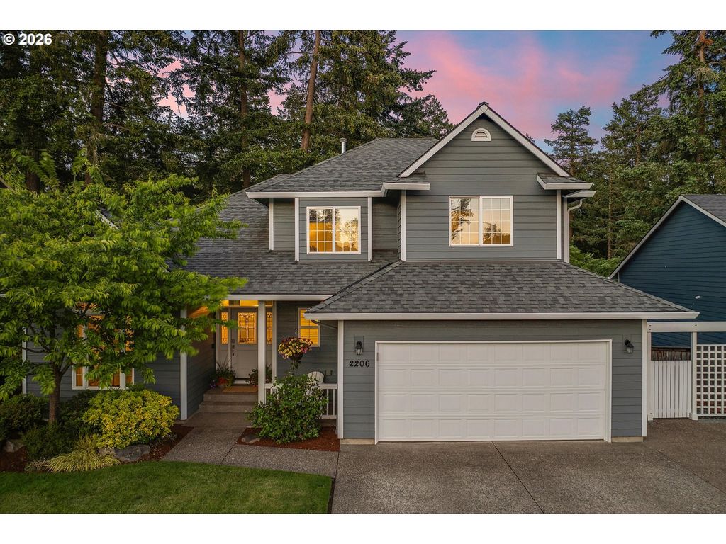 2206 N THORNE St, Newberg, OR 97132