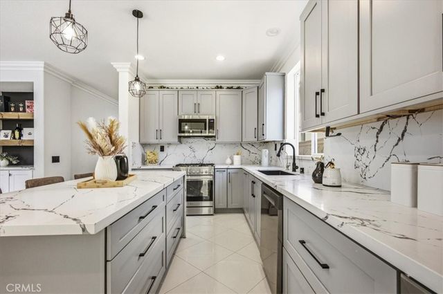 2862 Peppertree, Pomona, CA 91767