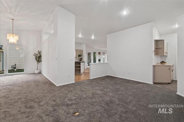 8359 W Willowdale Dr, Garden City, ID 83714