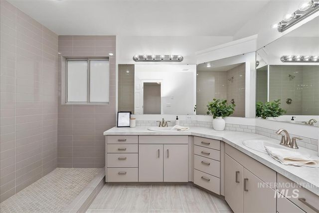 8359 W Willowdale Dr, Garden City, ID 83714