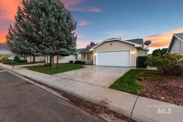 8359 W Willowdale Dr, Garden City, ID 83714