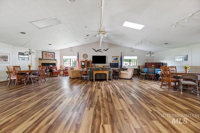 8359 W Willowdale Dr, Garden City, ID 83714