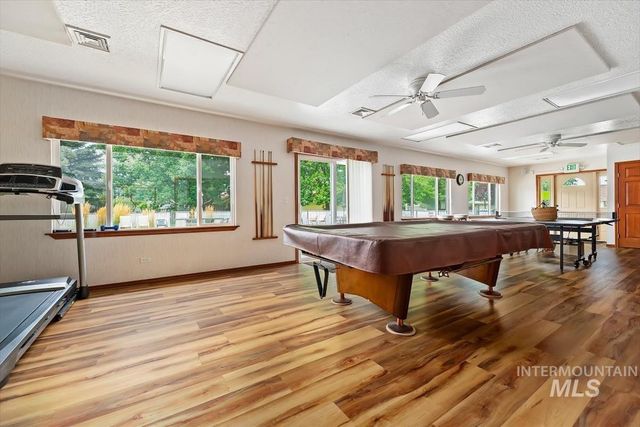 8359 W Willowdale Dr, Garden City, ID 83714