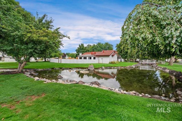 8359 W Willowdale Dr, Garden City, ID 83714