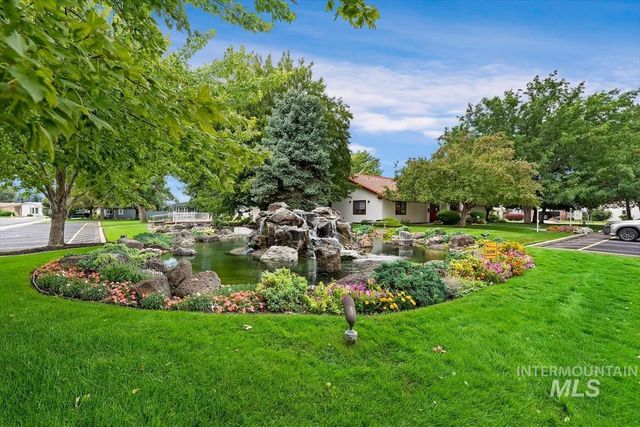 8359 W Willowdale Dr, Garden City, ID 83714
