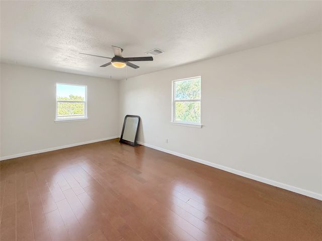 614 Red Oak Woods, Canyon Lake, TX 78133