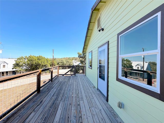 614 Red Oak Woods, Canyon Lake, TX 78133