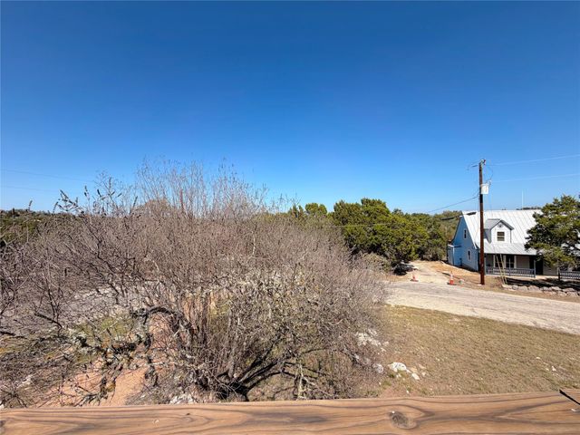 614 Red Oak Woods, Canyon Lake, TX 78133